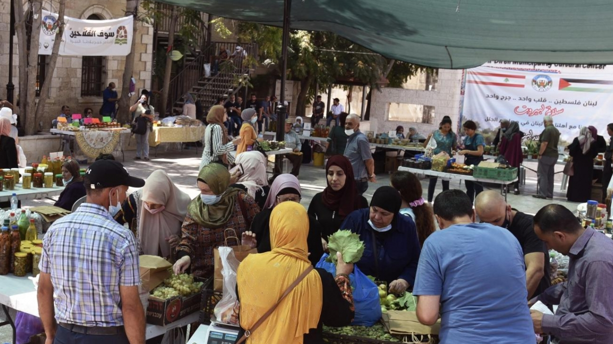 سوق الفلاحين يقام أسبوعيا في فلسطين بدعم مؤسساتي محلي